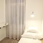 Modern 3br Free Parking Prime Location *