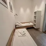Lägenhet Modern 3br Free Parking Prime Location