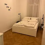 Lägenhet Modern 3br Free Parking Prime Location Budapest