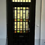 Modern 3br Free Parking Prime Location Lägenhet