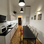 Lägenhet Modern 3br Free Parking Prime Location Budapest