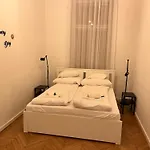 Lägenhet Modern 3br Free Parking Prime Location *
