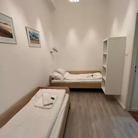 Apartment Modern 3br Free Parking Prime Location