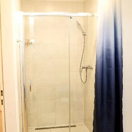 شقة Modern 3br Free Parking Prime Location *