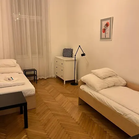 Modern 3br Free Parking Prime Location شقة بودابست