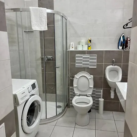 Modern 3br Free Parking Prime Location شقة *