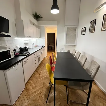 Modern 3br Free Parking Prime Location شقة بودابست