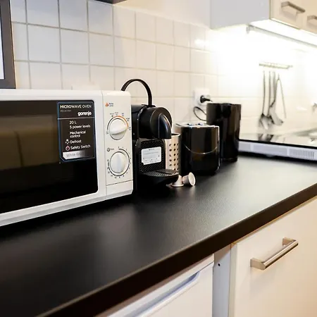 Modern 3br Free Parking Prime Location