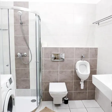 Apartmán Modern 3br Free Parking Prime Location