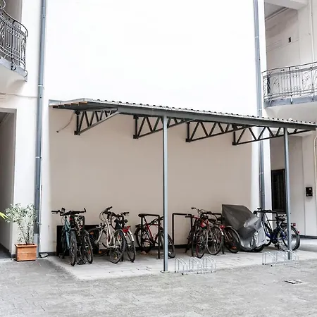 Apartmán Modern 3br Free Parking Prime Location
