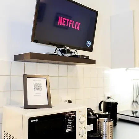 Modern 3br Free Parking Prime Location Apartament