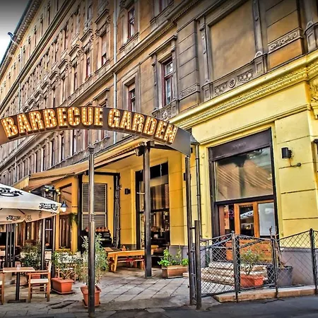 Modern 3br Free Parking Prime Location