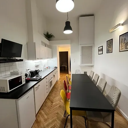 Modern 3br Free Parking Prime Location Budapešť