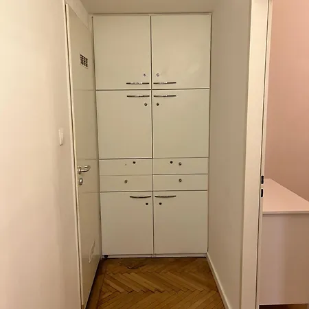 Modern 3br Free Parking Prime Location Apartman *