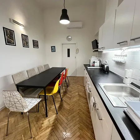 Modern 3br Free Parking Prime Location Apartmán