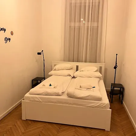 Apartmán Modern 3br Free Parking Prime Location *
