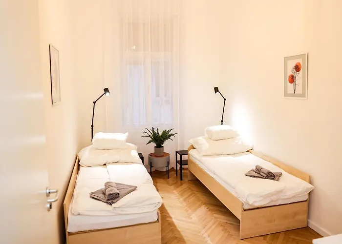 Modern 3br Free Parking Prime Location Budapest