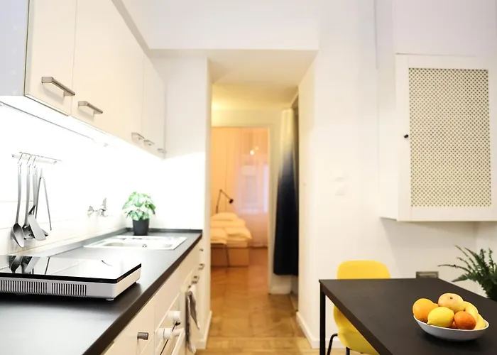 Modern 3br Free Parking Prime Location