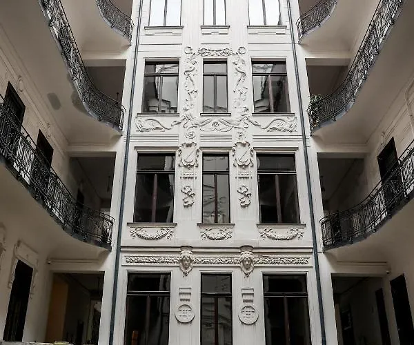 Modern 3br Free Parking Prime Location