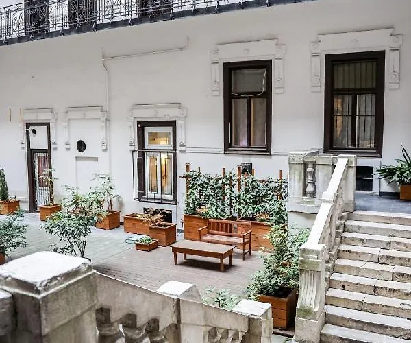 Modern 3br Free Parking Prime Location *