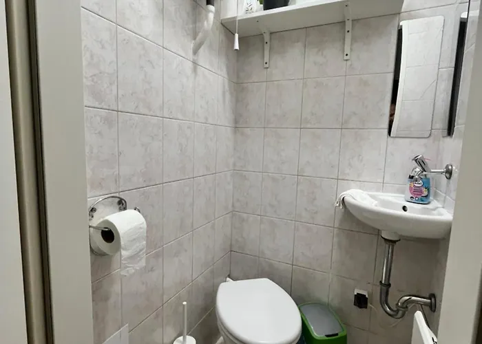 Modern 3br Free Parking Prime Location Apartment