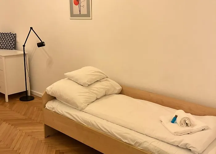 Modern 3br Free Parking Prime Location Apartment