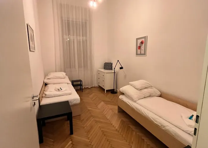 Modern 3br Free Parking Prime Location *