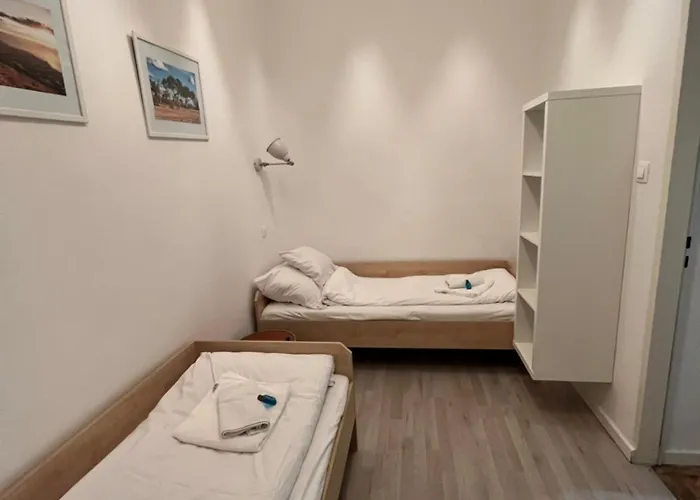 Apartment Modern 3br Free Parking Prime Location