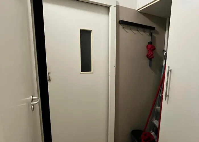 Modern 3br Free Parking Prime Location *