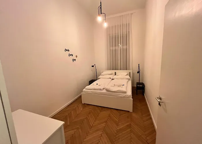 Modern 3br Free Parking Prime Location