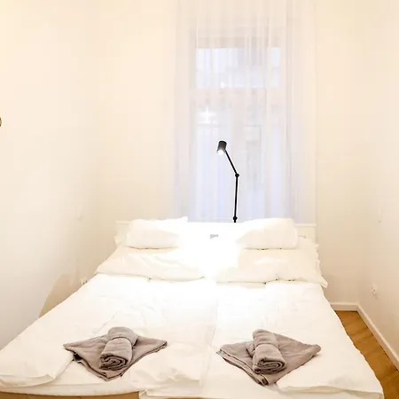 Modern 3br Free Parking Prime Location * ブダペスト