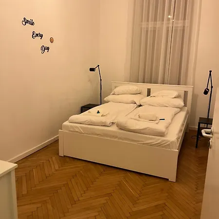 アパート Modern 3br Free Parking Prime Location ブダペスト