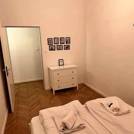アパート Modern 3br Free Parking Prime Location *