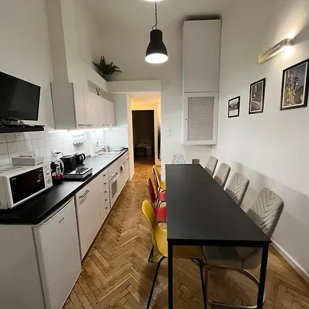 アパート Modern 3br Free Parking Prime Location ブダペスト